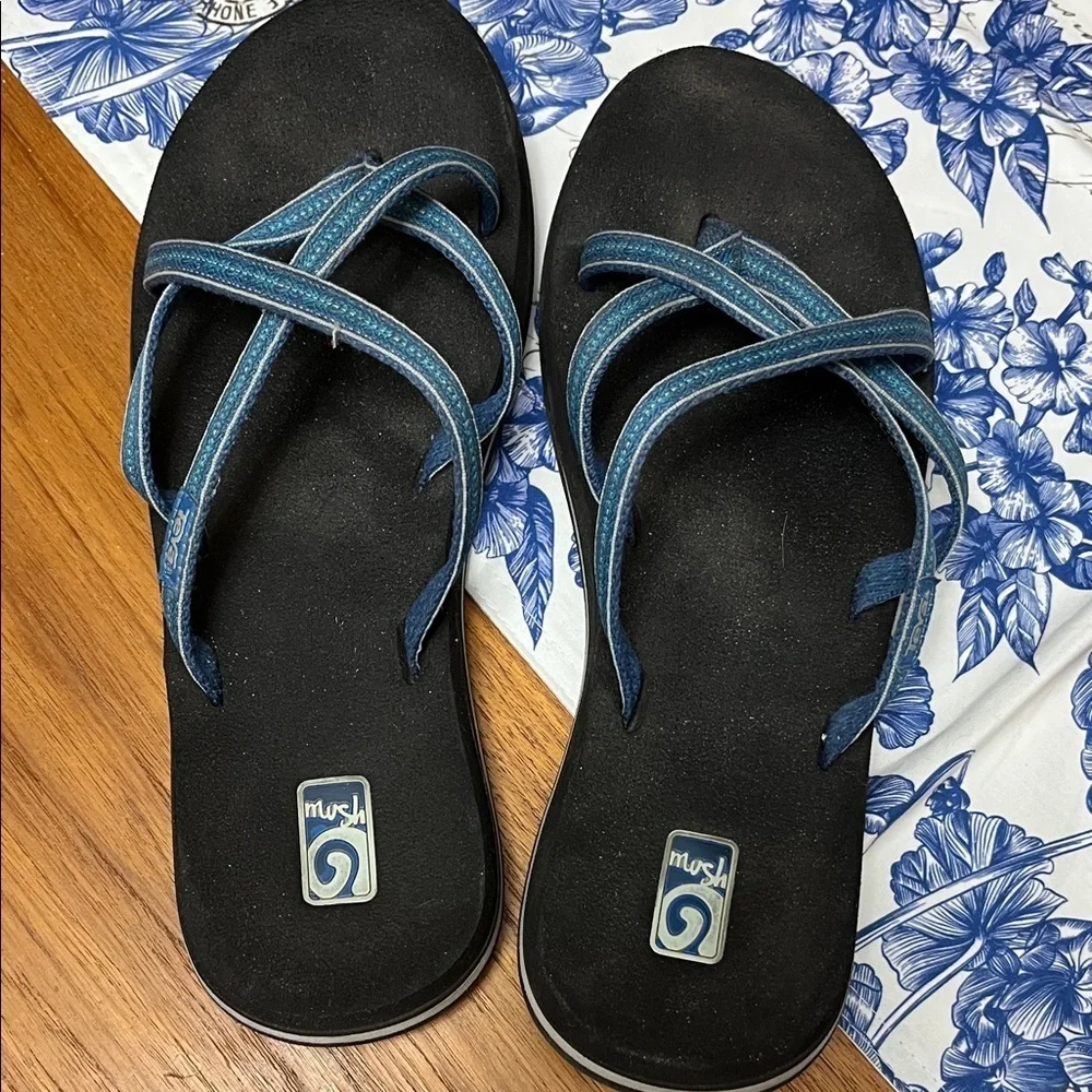 Teva Blue Flip Flop with Criss Cross Strap.Size 9